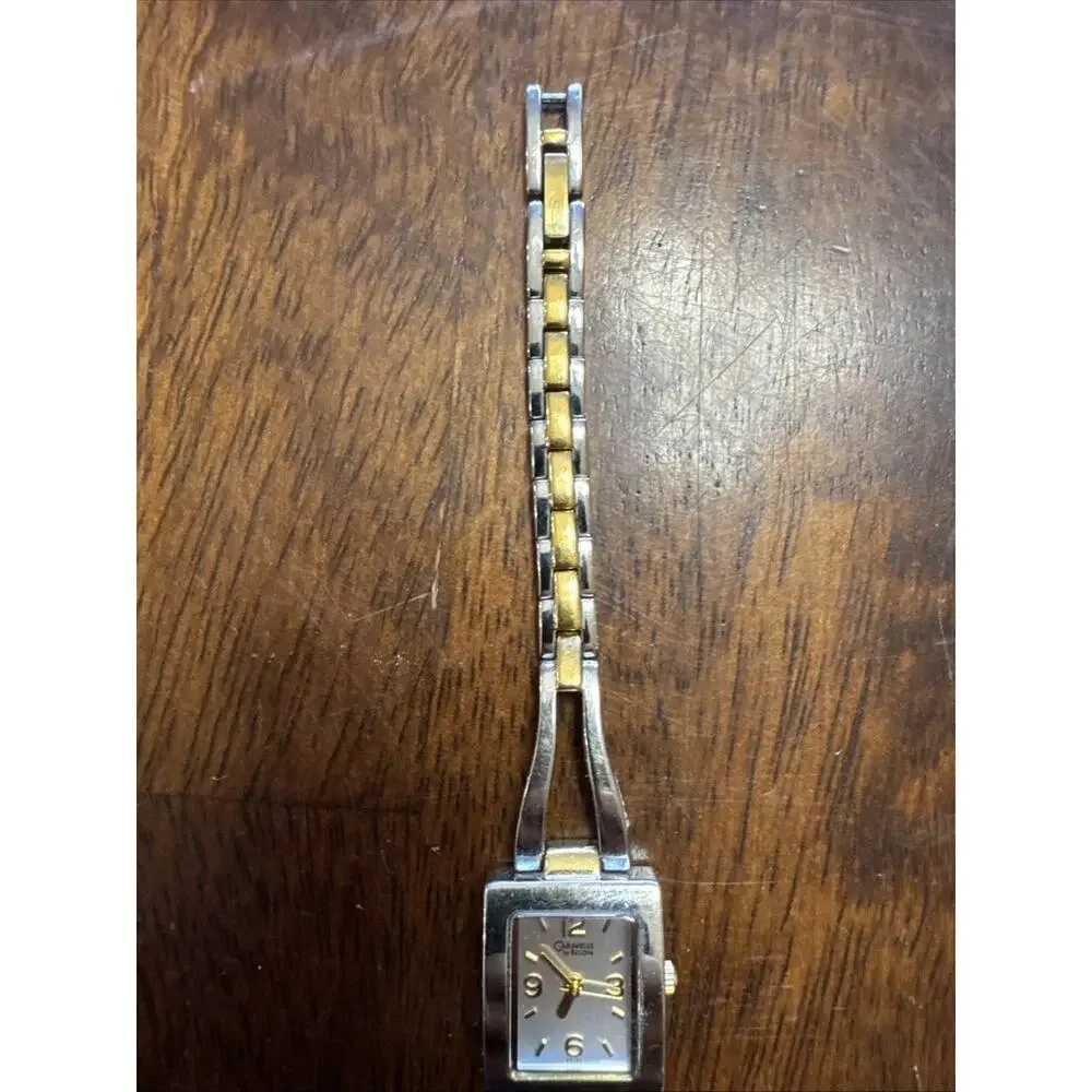 Caravelle Bulova Womens Watch Gold Silver Tone Needs Battery